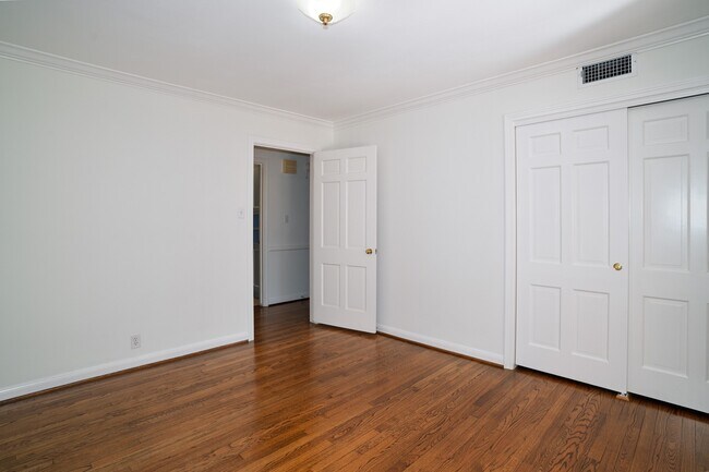 Building Photo - 12127 Tara Dr