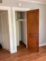 Building Photo - 1301 SW Clay St