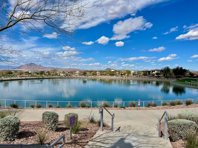 Building Photo - 3 BED 2.5 BATH 2 CAR GARAGE TOWNHOME FOR RENT IN CADENCE MASTER PLANNED COMMUNITY