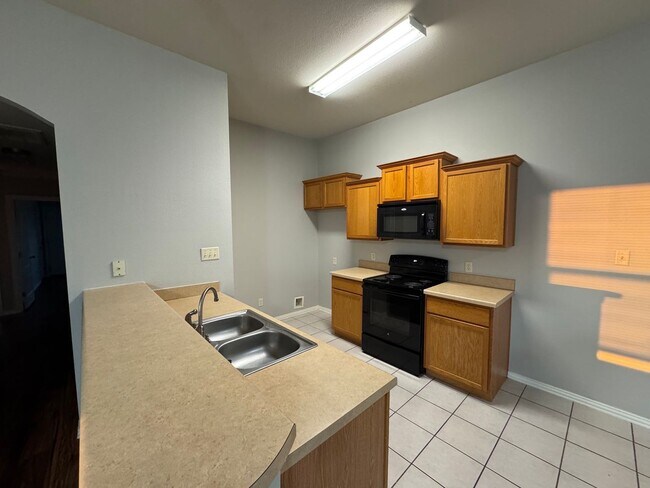Building Photo - 1212-1214 Sironia Trail