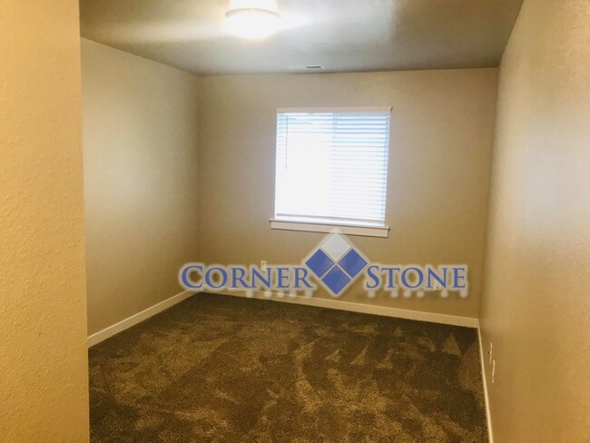 Building Photo - Great Meridian Home with Bonus Room!