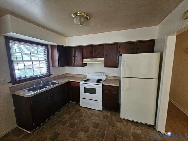 Building Photo - 3020 Groveland Ave