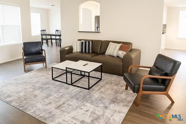 Building Photo - 2703 Tara Dr