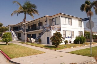 Building Photo - 3828 Carolina St.