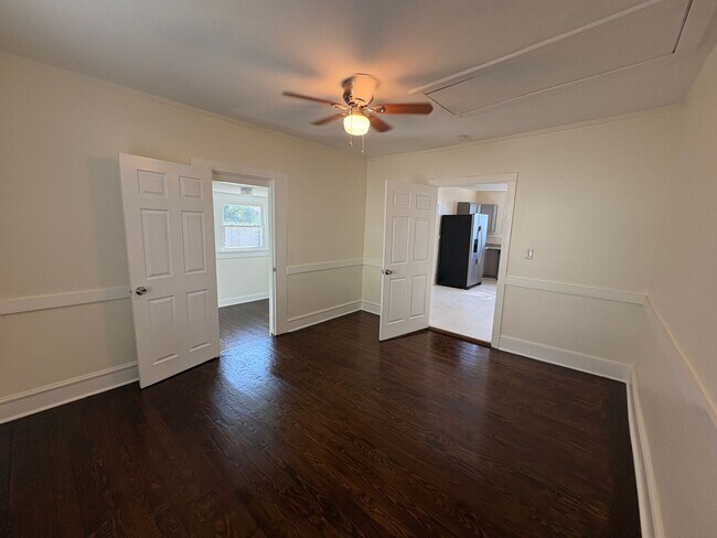 Building Photo - 2/2 Charming Home in West Greenville!