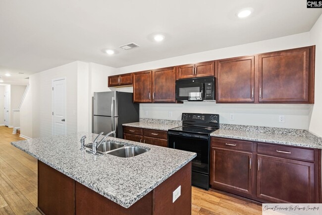 Building Photo - 441 Pepperbush Ln