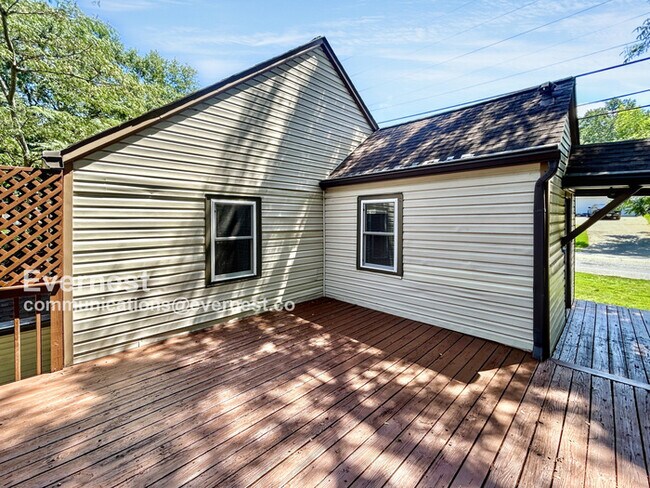 Building Photo - 1391 N Druid Hills Rd NE