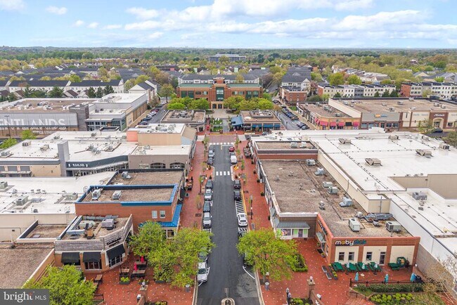 Building Photo - 631 Gatestone St