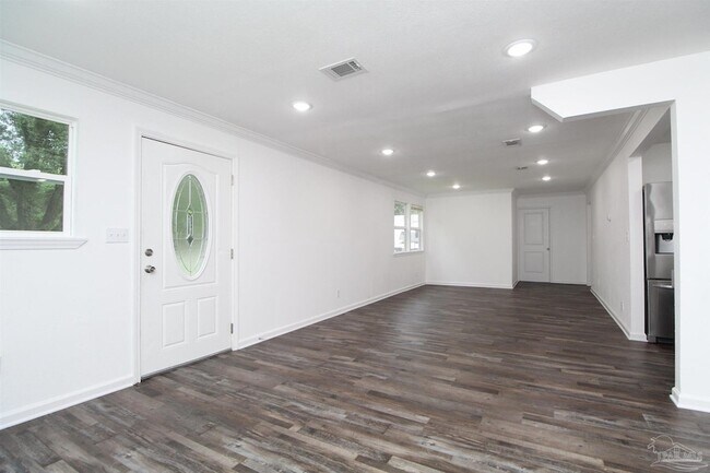 Building Photo - 150 E Ensley St