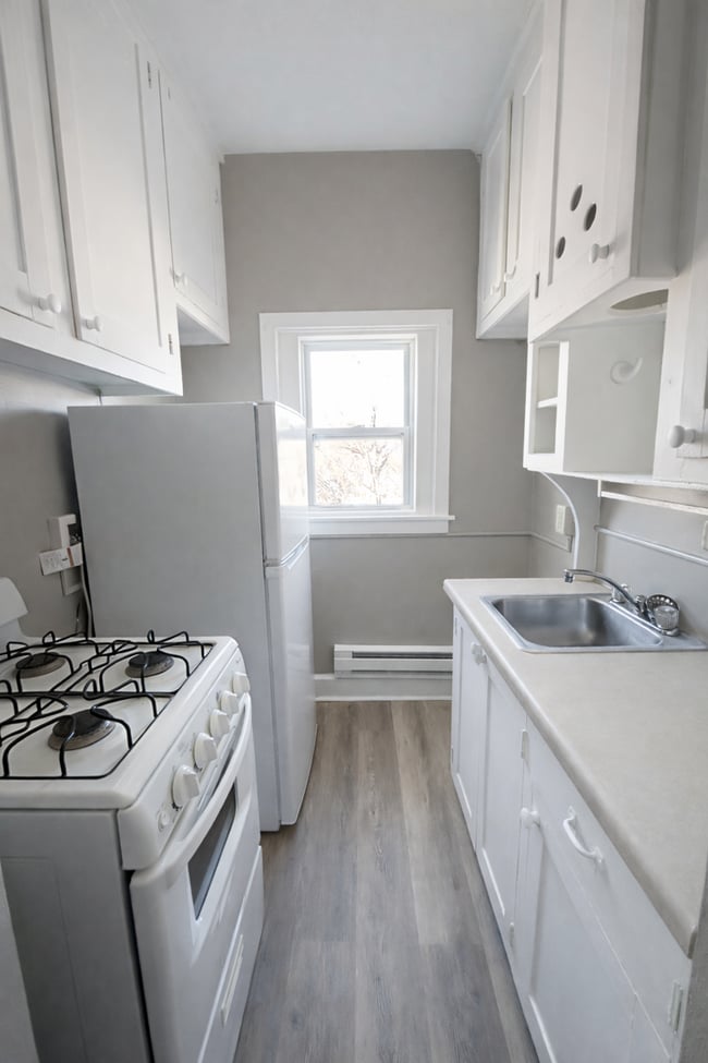 Building Photo - Studio Apartment