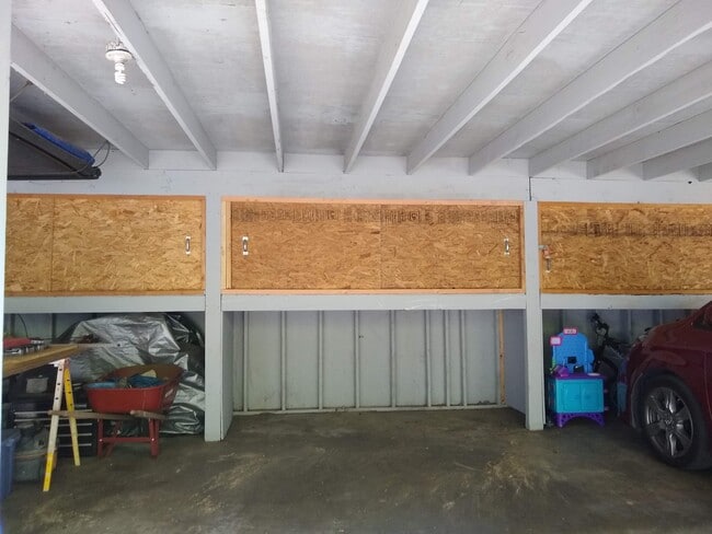 Building Photo - 1960 S Dora St