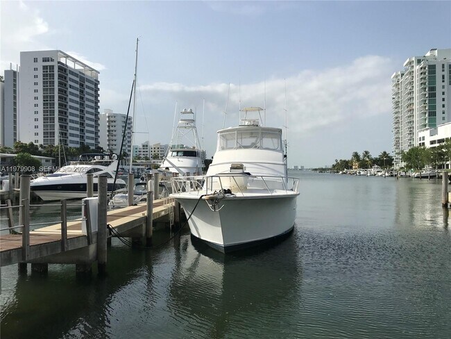 Building Photo - 7900 Harbor Island Dr