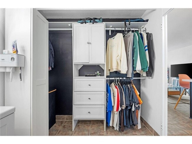 Building Photo - 15 S 1st St