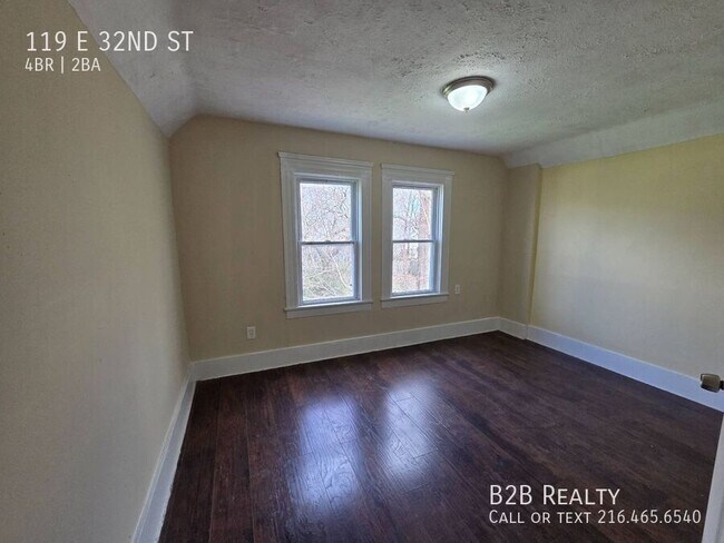 Building Photo - 119 E 32nd St