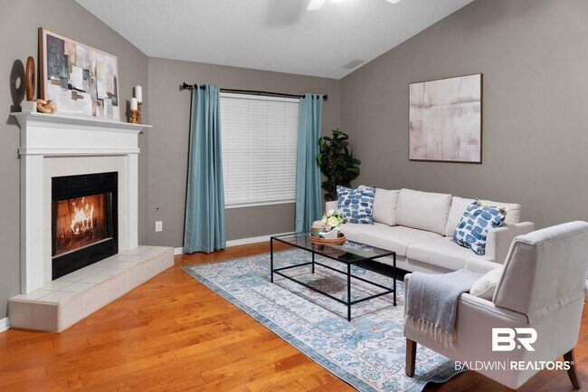 Building Photo - 8254 Magnolia Village Dr N