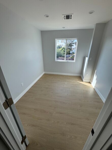 Building Photo - 8530 Penfield Ave