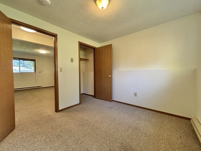 Building Photo - 3820 E 21st Ave