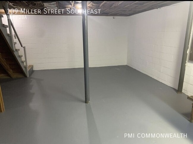 Building Photo - 109 Miller St SE