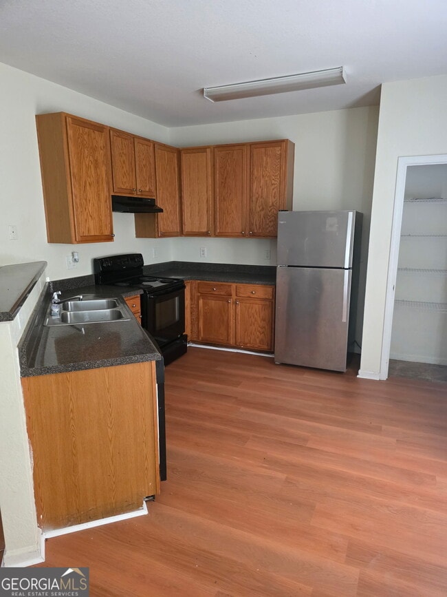 Building Photo - 290 Brookview Dr