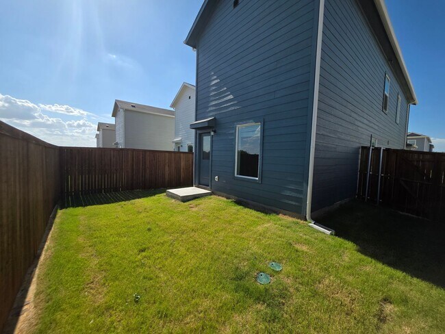 Building Photo - Charming 3-Bedroom Home in Providence Vill...