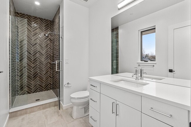 Building Photo - LUXURY LIVING 5 Bed 5 Bath New Home Located In Boulder- Available now!