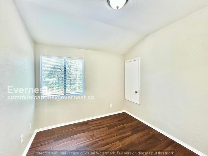 Building Photo - 256 Creek Cove Dr