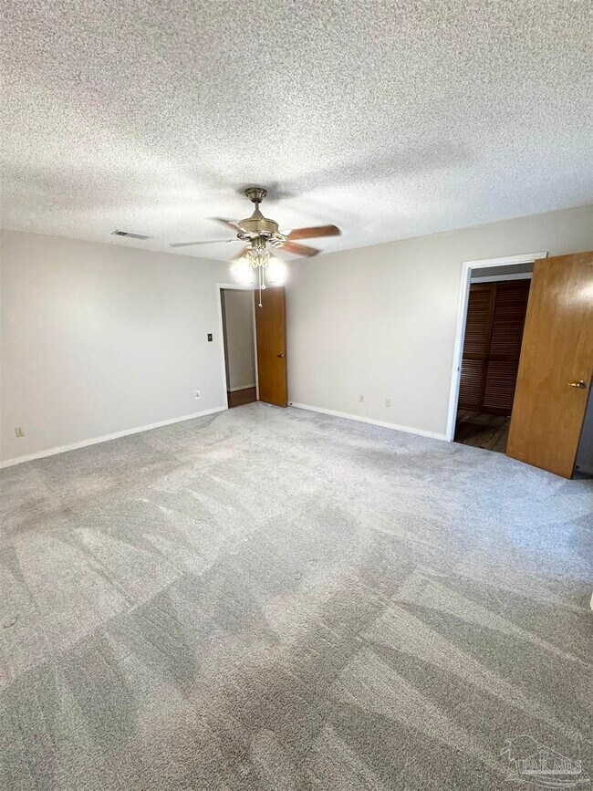 Building Photo - 6740 Bunker Hill Cir