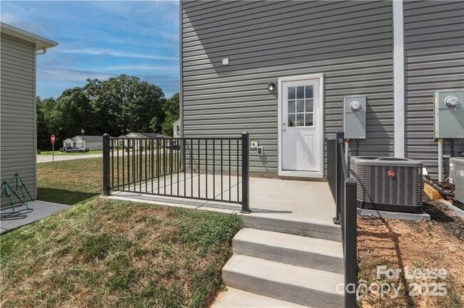 Building Photo - 3973 Newhall Dr NW