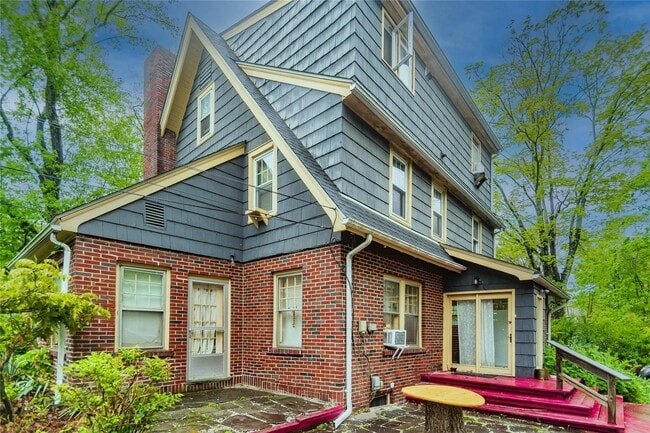 Building Photo - 38 Plattekill Ave