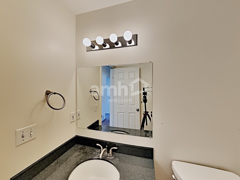 Building Photo - 2899 W 2125 S