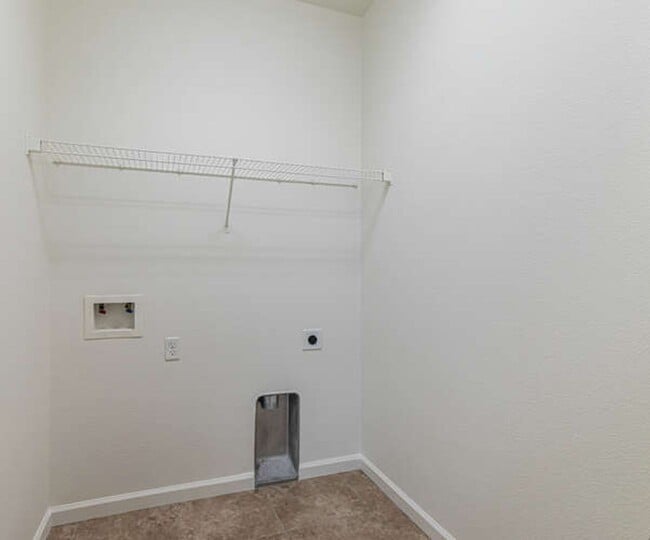 Building Photo - Great Harlan Ranch Home! Don't miss out!