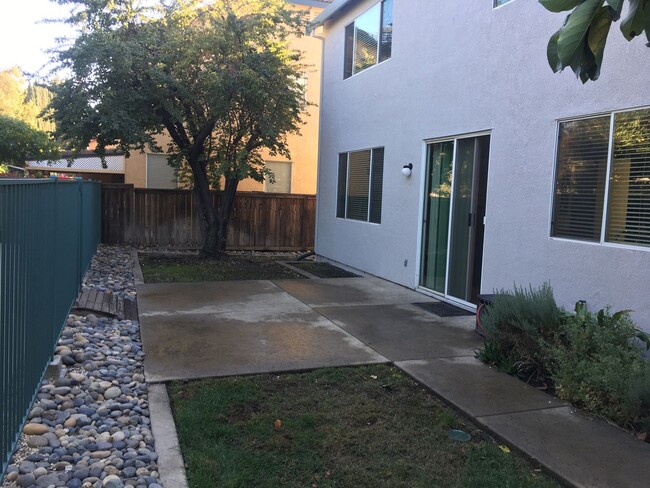 Building Photo - Gated Brookside Home With Pool and Spa