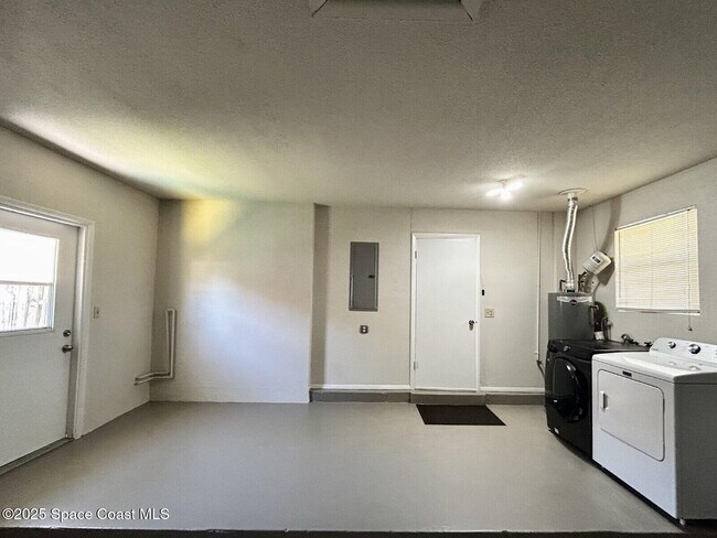 Building Photo - 1435 Belford Ct
