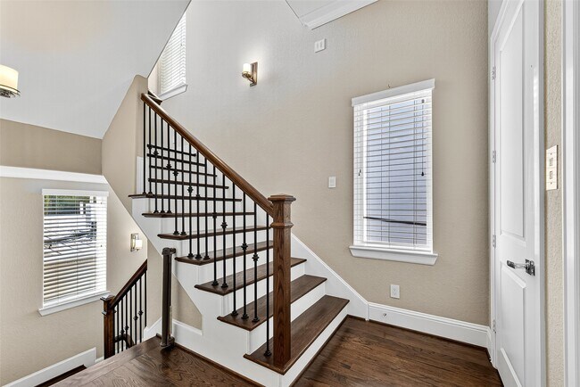 Building Photo - 2116 Mason St