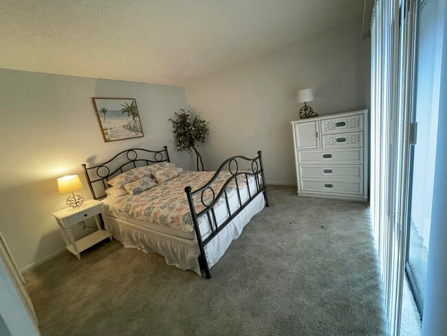 Building Photo - 9405 S Ocean Dr