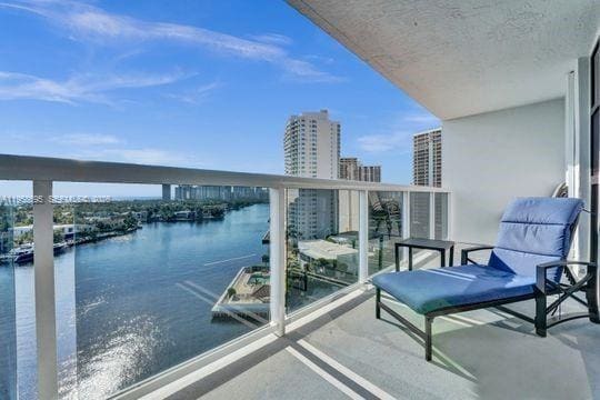 Building Photo - 20515 E Country Club Dr