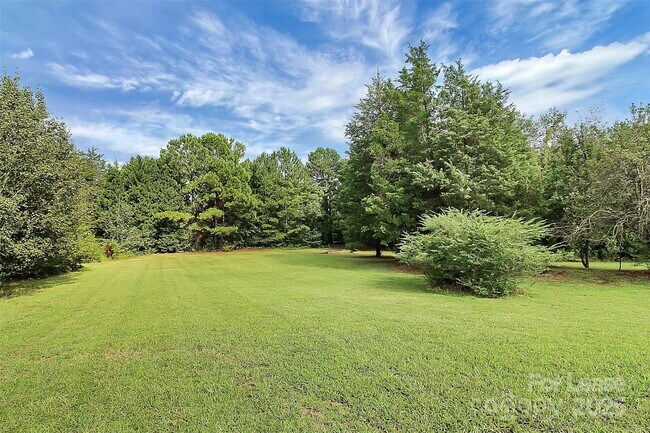 Building Photo - 155 Sunfish Dr