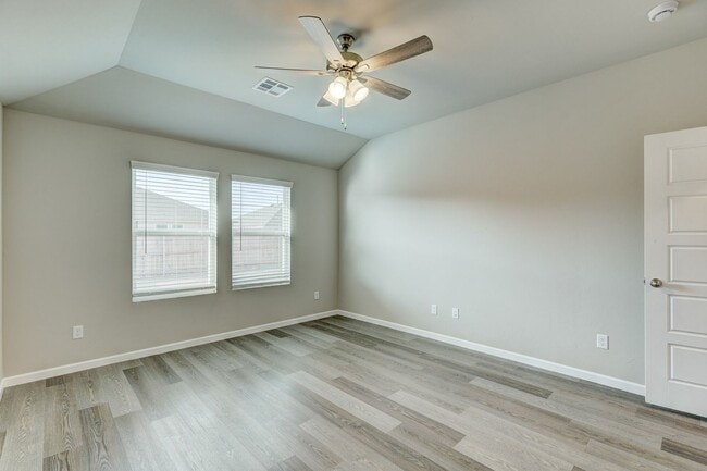 Building Photo - 4109 Sara Pk Dr