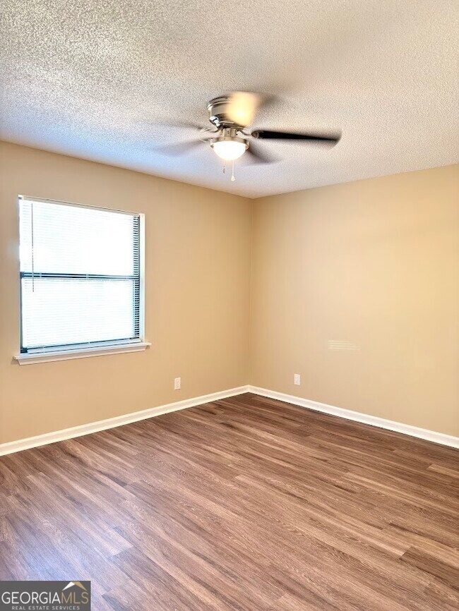 Building Photo - 159 Green Acre Cir N