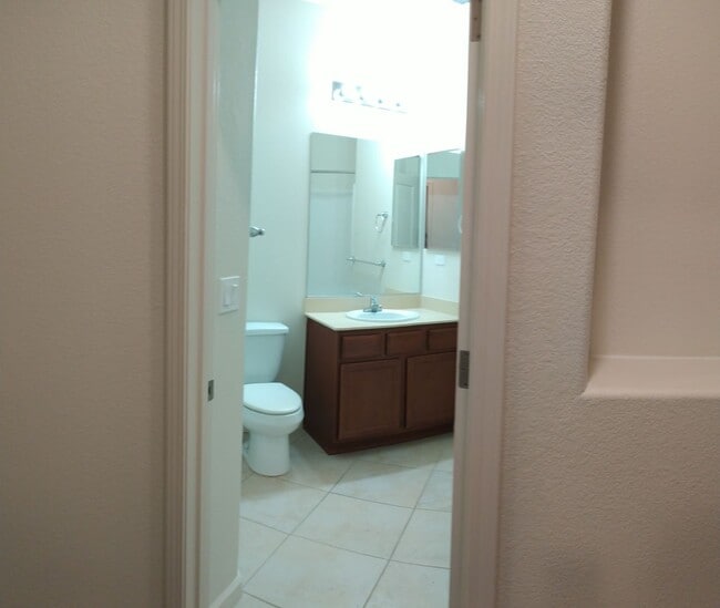 Building Photo - Sparks home 3 bedroom| 2 bathroom now avai...