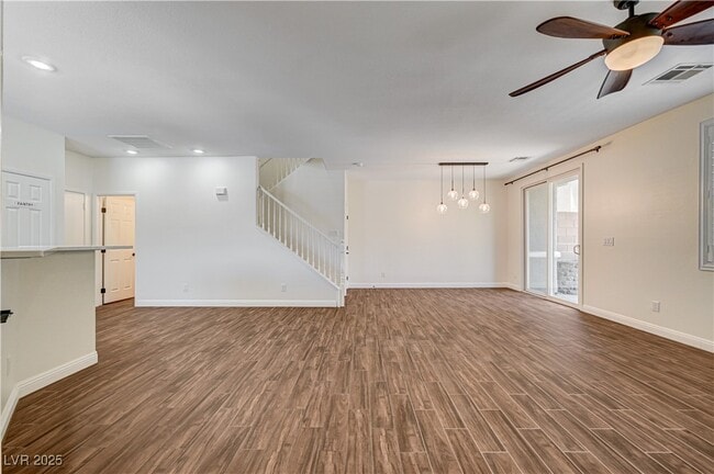Building Photo - 25 Lone Cove Ct