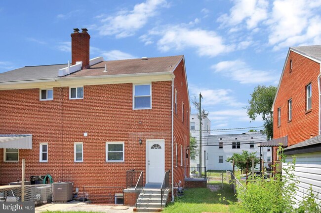 Building Photo - 4304 Wheeler Rd SE