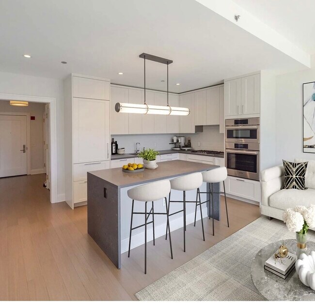 Building Photo - 514 N Peshtigo Ct