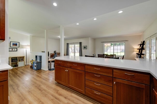 Building Photo - 3Bd/2Ba Kenmore House