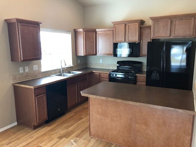 Building Photo - 110 Bull Frog Dr