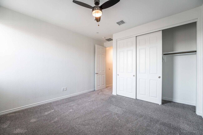 Building Photo - A stunning 4 Bedroom home nestled in the prestigious community in Henderson!