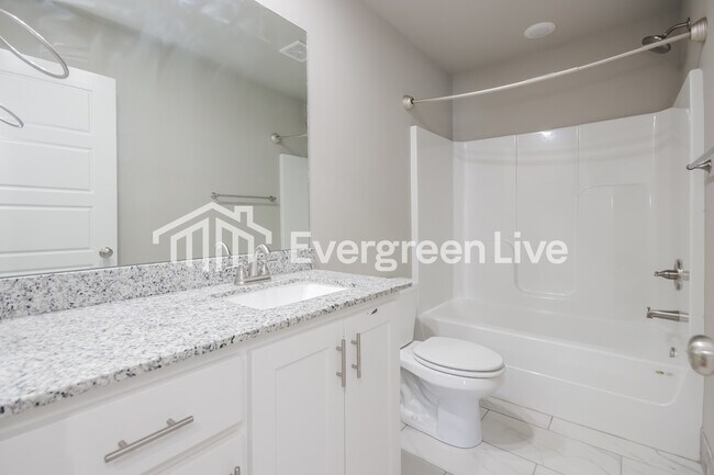 Building Photo - 600 E Osage Trce