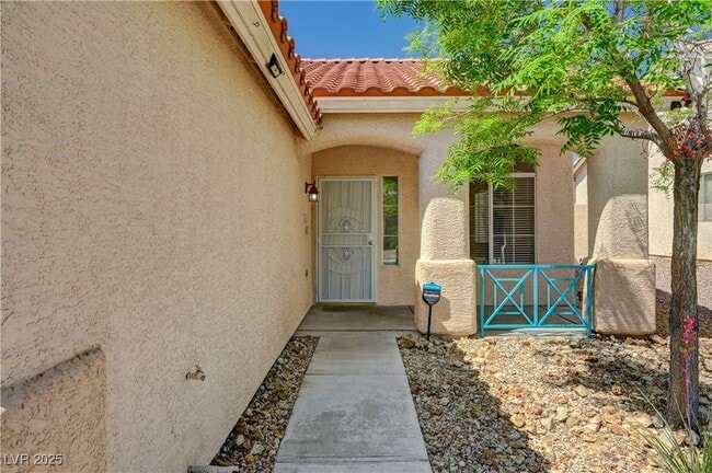 Building Photo - 9845 Lenox Crest Pl