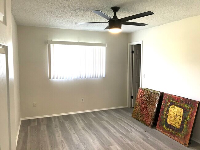 master bedroom - 5845 Willow Leaf Ct