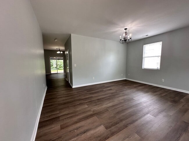 Building Photo - Exclusively Offered By Muse Realty Rentals...